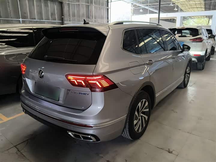 Фото 7 - Volkswagen Tiguan L Hybrid