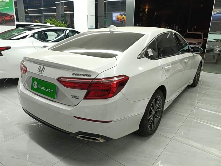 Фото 7 - Honda Inspire