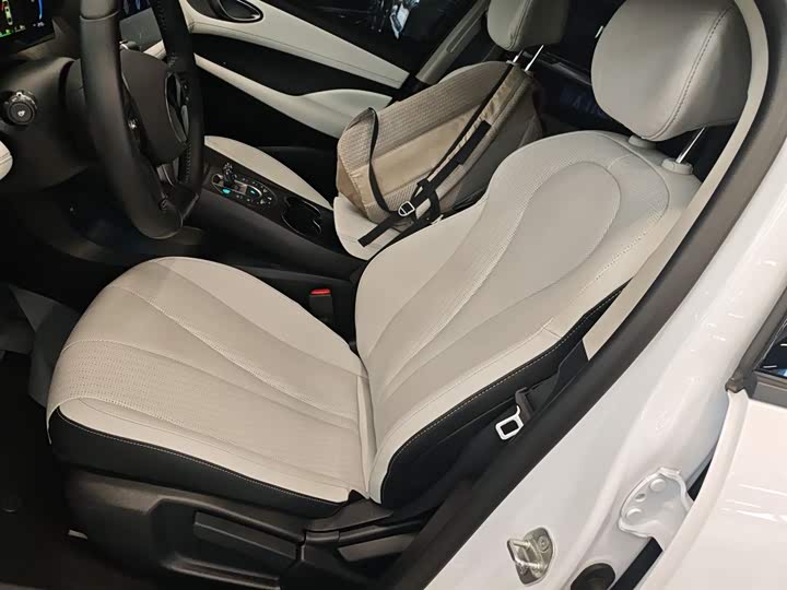 Фото 15 - BYD Seal 05 DM-i Hybrid