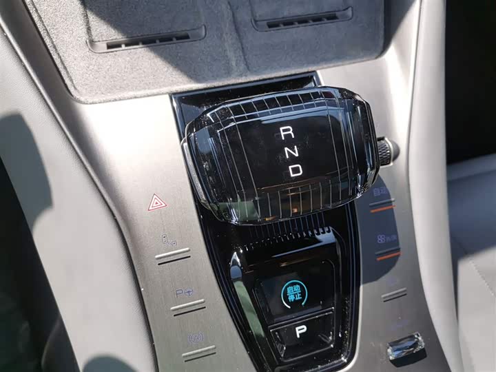 Фото 7 - Denza N7