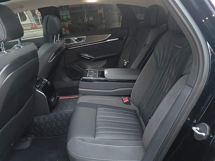 Фото 12 - Hongqi H9