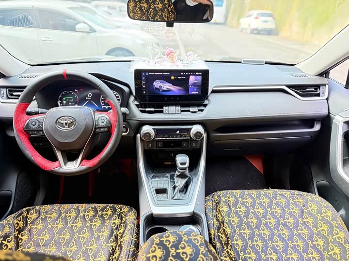 Фото 9 - Toyota RAV4