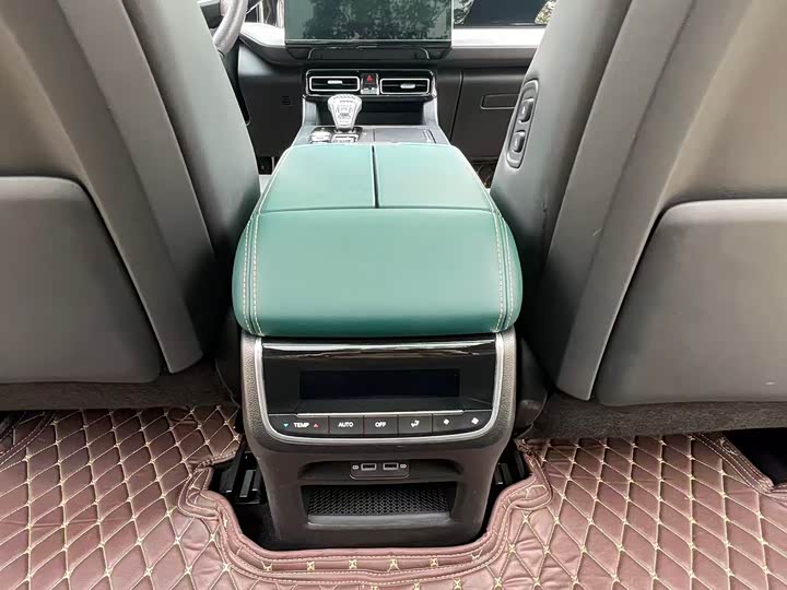 Фото 12 - GAC Trumpchi GS8