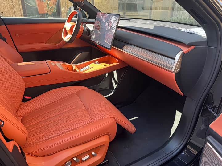 Фото 26 - Nio Onvo L60