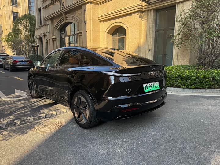 Фото 29 - Nio Onvo L60