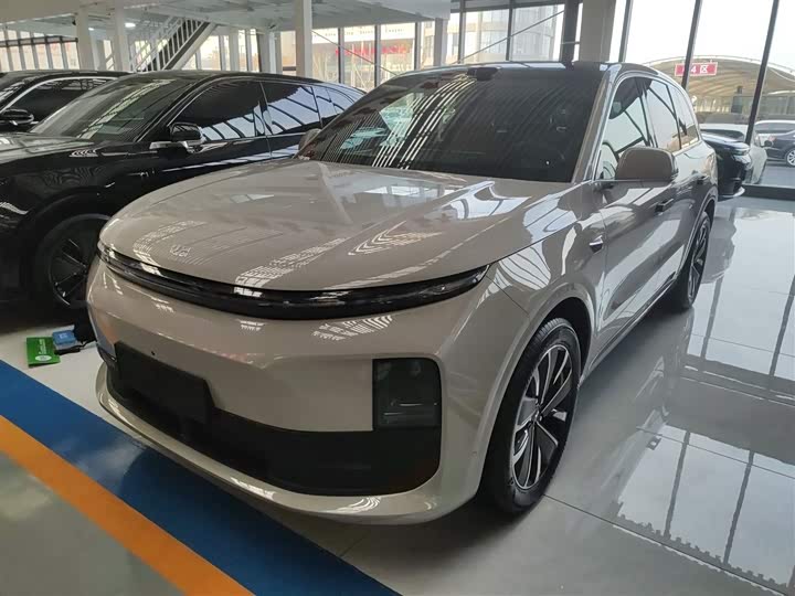 Фото 1 - LiXiang L6