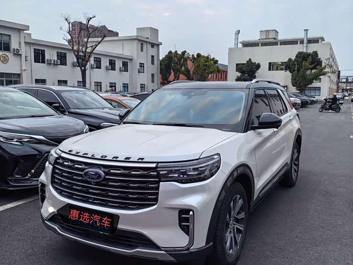 Фото 1 - Ford Explorer