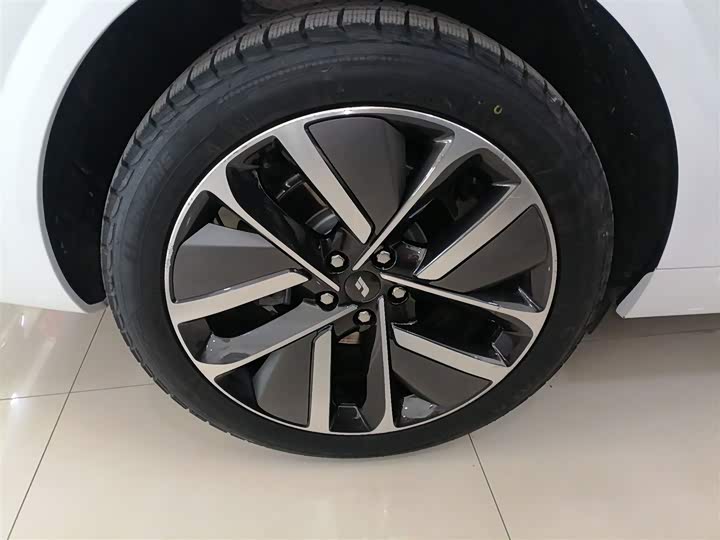 Фото 26 - LiXiang L6