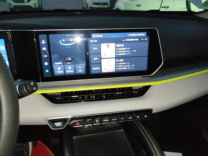 Фото 13 - Geely Coolray