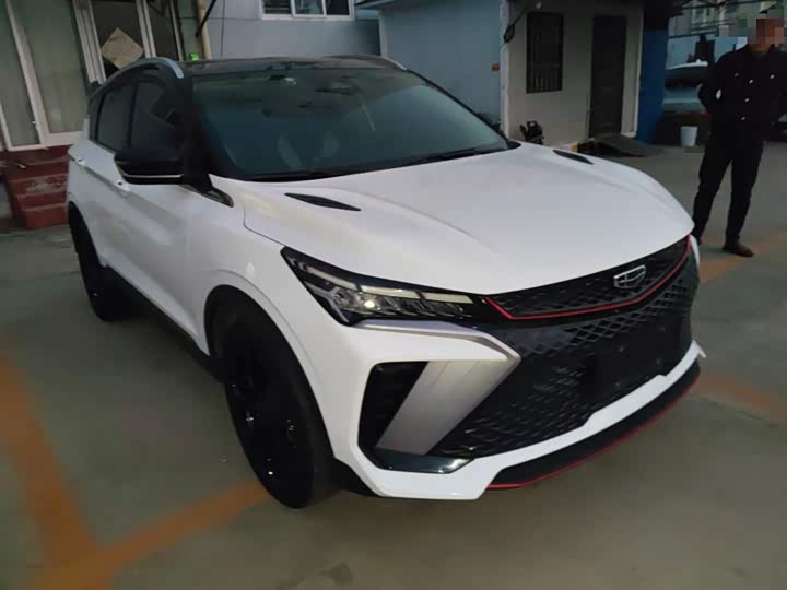 Фото 4 - Geely Coolray