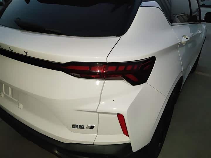 Фото 8 - Geely Coolray