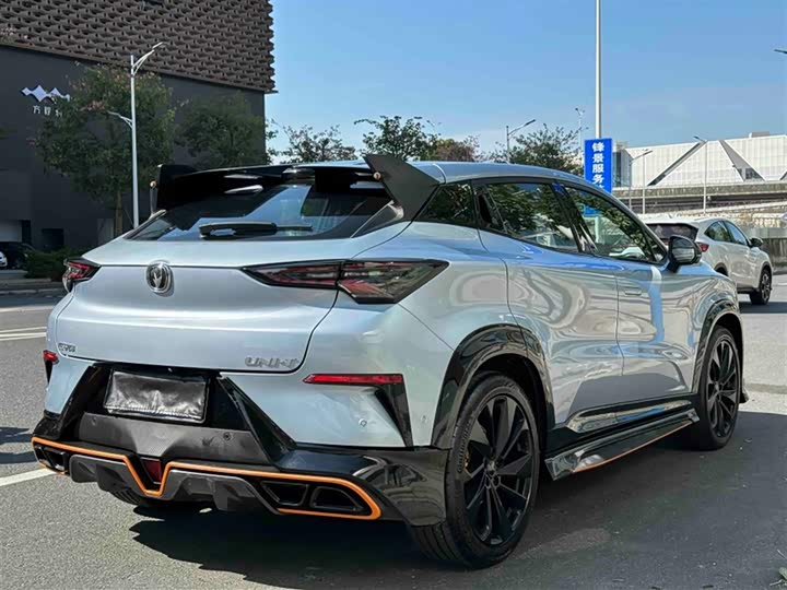 Фото 11 - Changan UNI-T