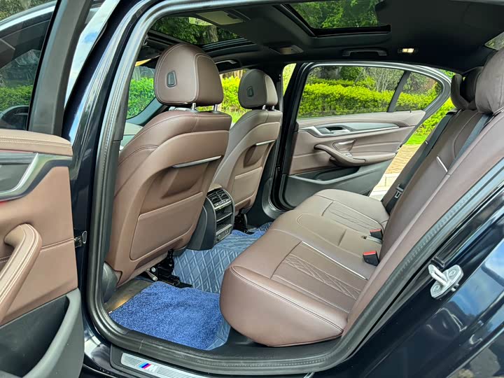 Фото 13 - BMW 5 Series