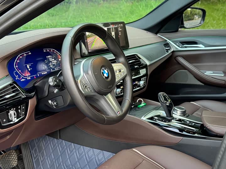 Фото 14 - BMW 5 Series