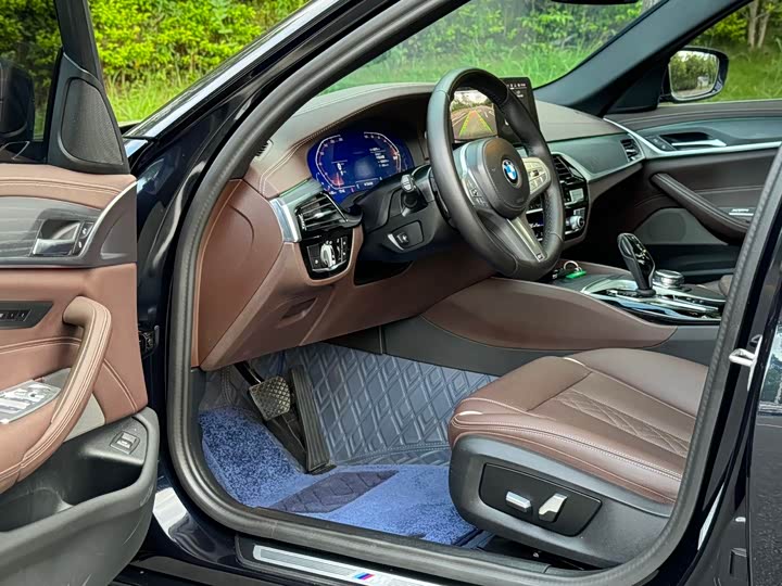 Фото 15 - BMW 5 Series