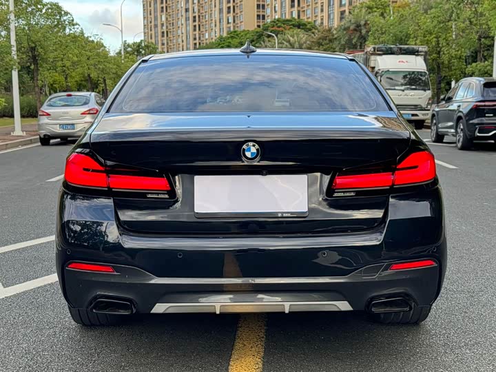 Фото 17 - BMW 5 Series