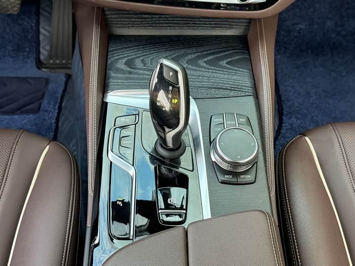 Фото 5 - BMW 5 Series