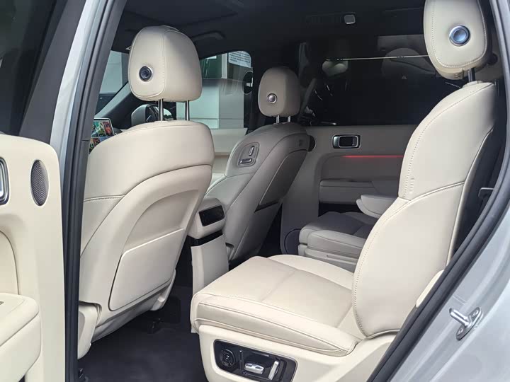 Фото 8 - LiXiang L9