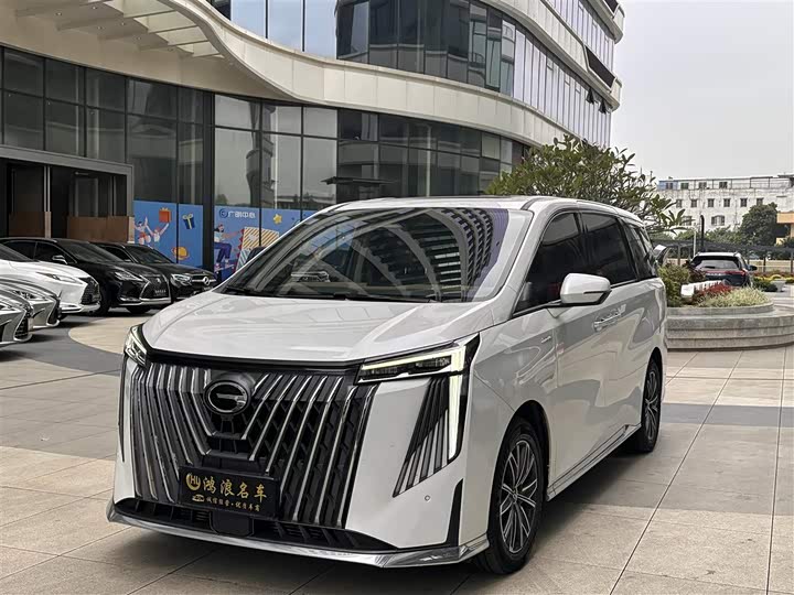 Фото 1 - GAC Trumpchi M8