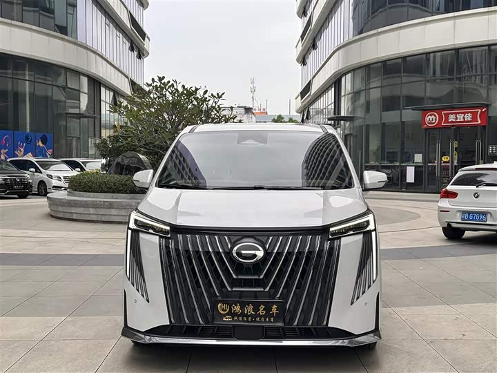 Фото 2 - GAC Trumpchi M8