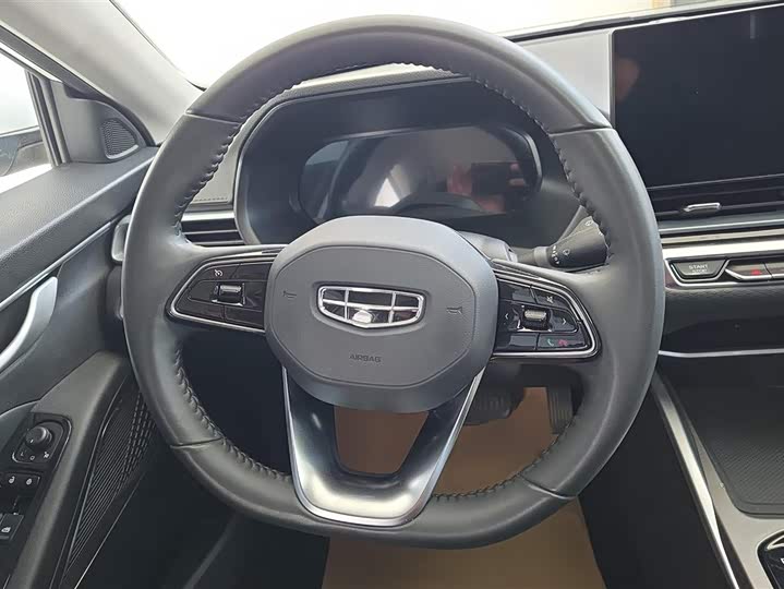 Фото 12 - Geely Emgrand