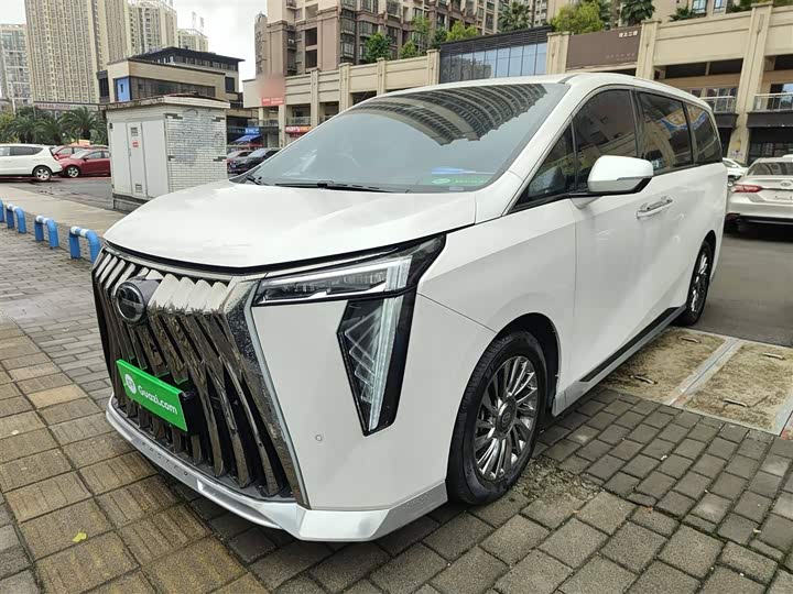 Фото 2 - GAC Trumpchi M8