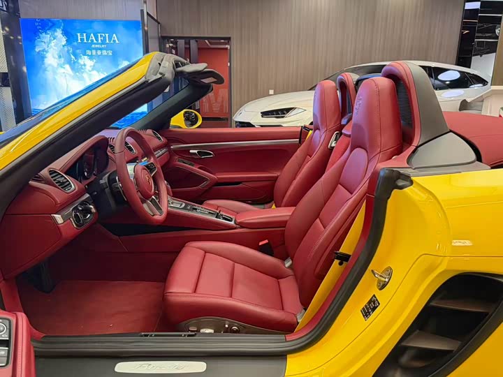 Фото 4 - Porsche 718