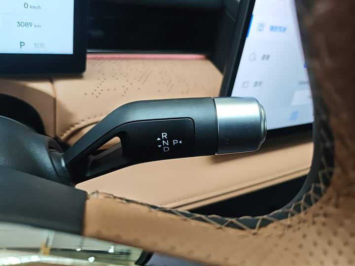 Фото 14 - Geely Galaxy Starshine 8 EM-i