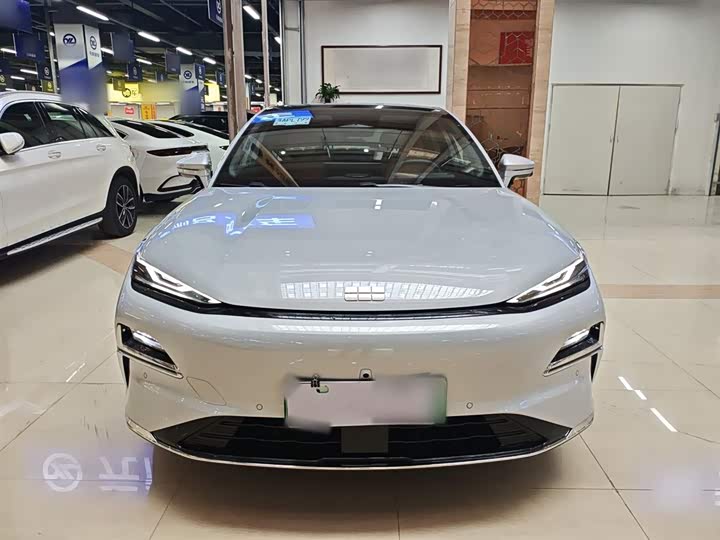 Фото 3 - Geely Galaxy Starshine 8 EM-i