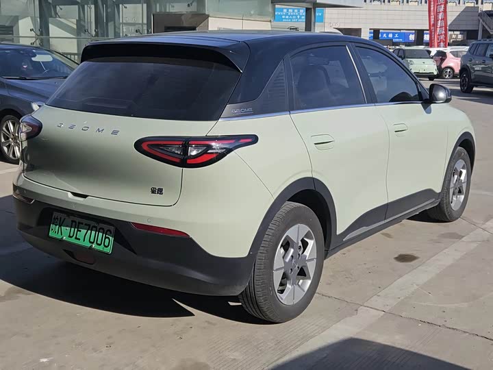 Фото 9 - Geely Galaxy Geome