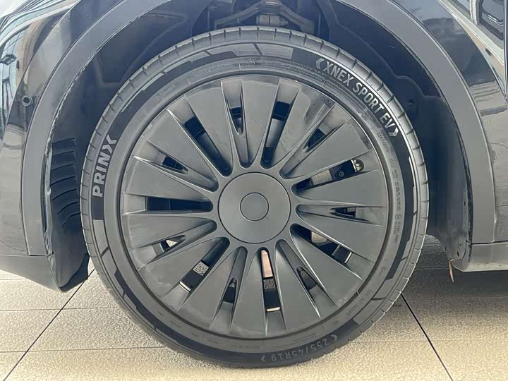 Фото 11 - Tesla Model Y