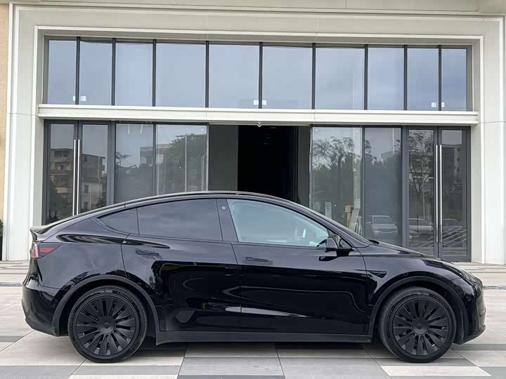Фото 18 - Tesla Model Y