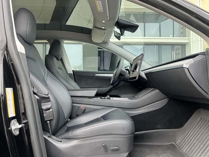 Фото 21 - Tesla Model Y