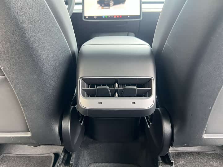 Фото 23 - Tesla Model Y