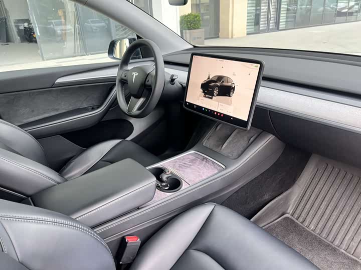 Фото 25 - Tesla Model Y