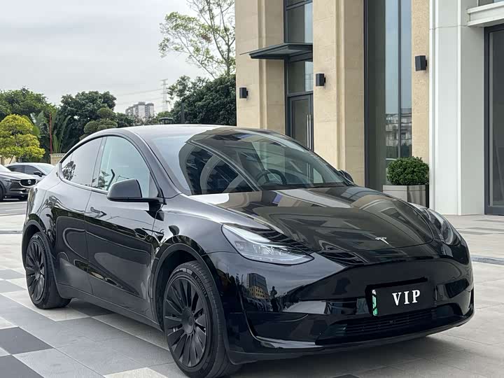 Фото 3 - Tesla Model Y