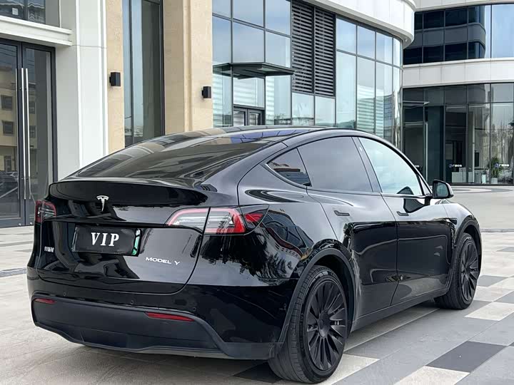 Фото 7 - Tesla Model Y