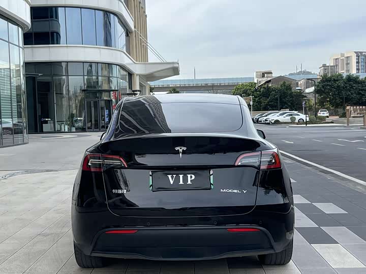 Фото 8 - Tesla Model Y