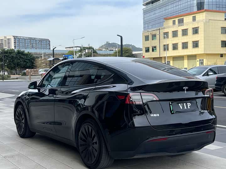 Фото 9 - Tesla Model Y