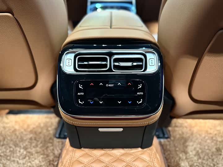 Фото 11 - Mercedes-Benz S-Class