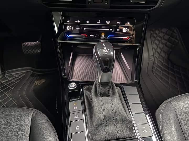 Фото 11 - Volkswagen Passat