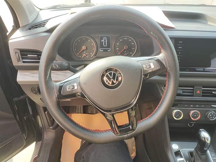 Фото 11 - Volkswagen Tharu