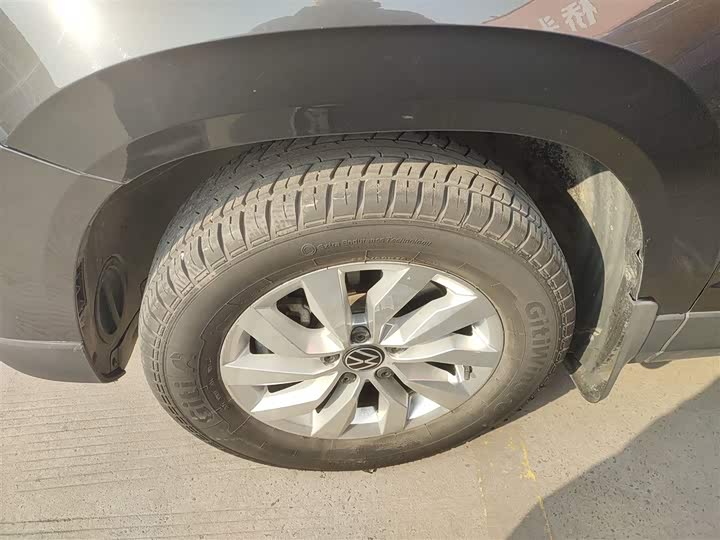 Фото 23 - Volkswagen Tharu