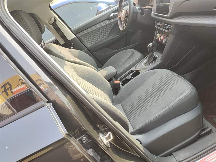 Фото 25 - Volkswagen Tharu