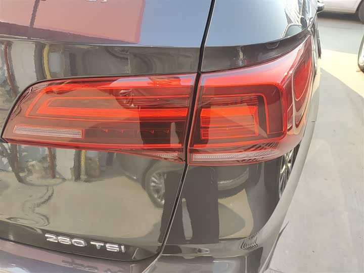 Фото 8 - Volkswagen Tharu