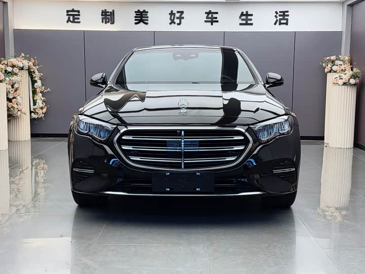 Фото 2 - Mercedes-Benz E-Class