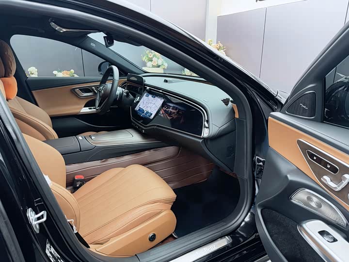 Фото 8 - Mercedes-Benz E-Class