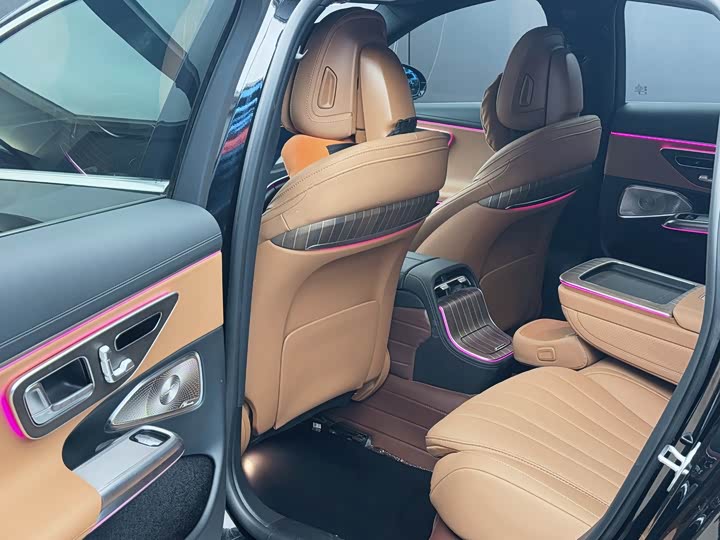 Фото 9 - Mercedes-Benz E-Class