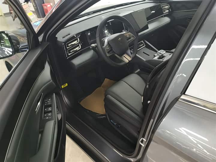 Фото 15 - BYD Qin L