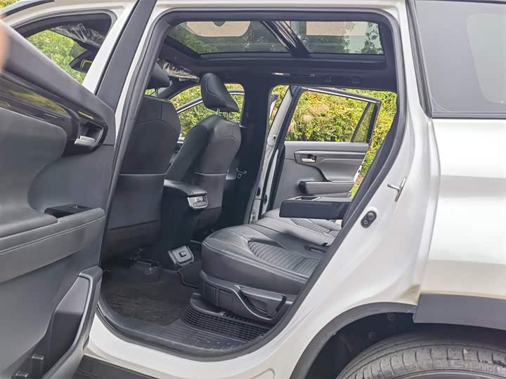 Фото 11 - Toyota Crown Kluger